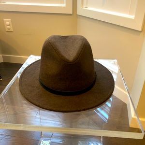 Women’s brown/deep green fedora